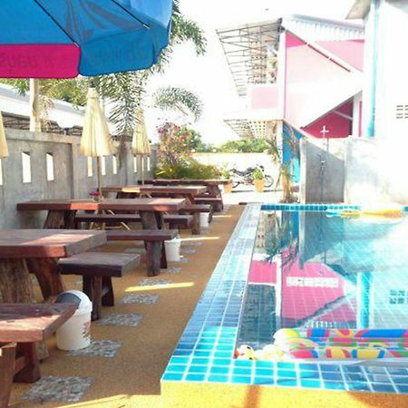 Mee Rak Vintage Hotel Bang Sare Exterior foto