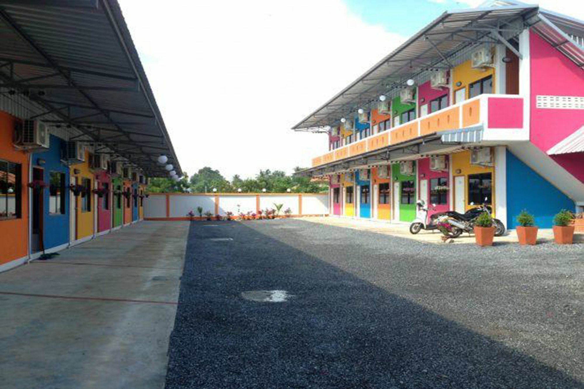 Mee Rak Vintage Hotel Bang Sare Exterior foto