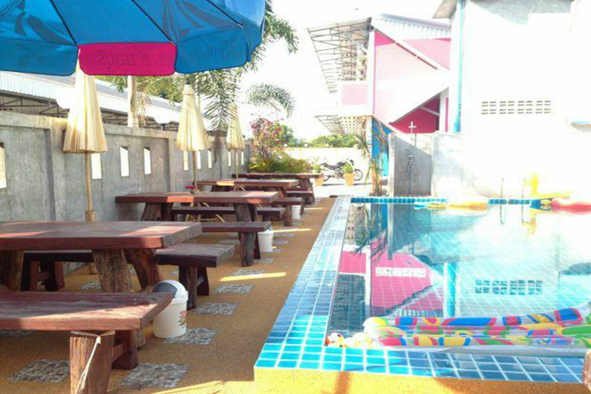 Mee Rak Vintage Hotel Bang Sare Exterior foto